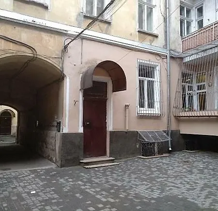 Двухкомнатная квартира возле моря, Центр